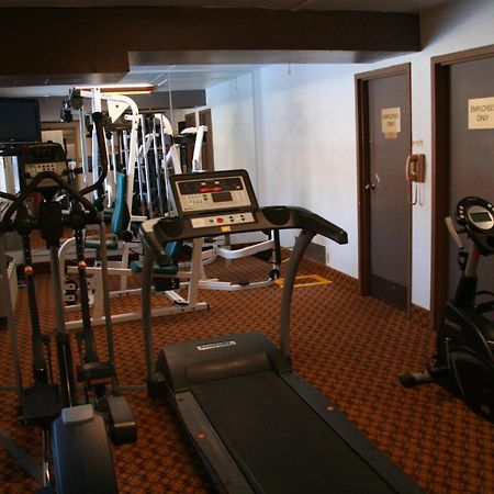 Douglas Inn And Conference Center Bagian luar foto