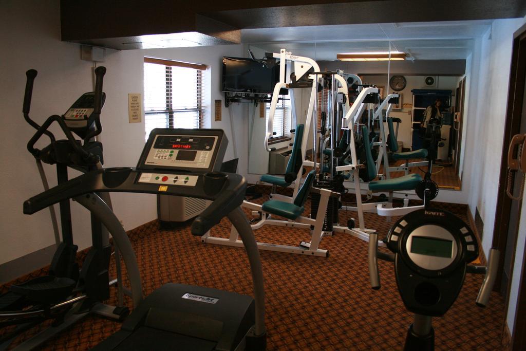 Douglas Inn And Conference Center Bagian luar foto