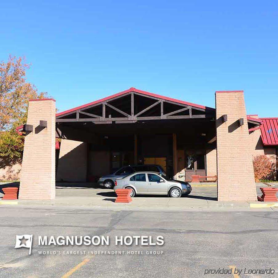 Douglas Inn And Conference Center Bagian luar foto
