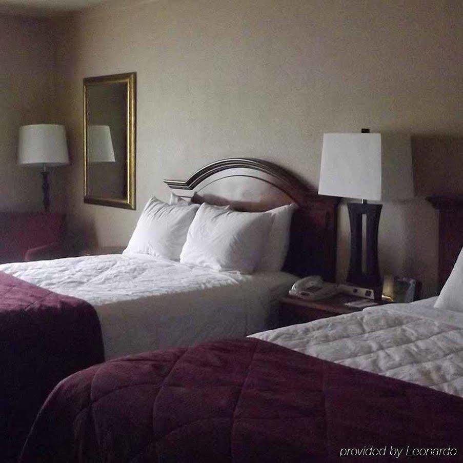 Douglas Inn And Conference Center Bagian luar foto
