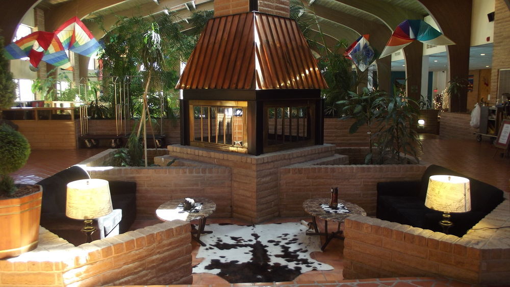 Douglas Inn And Conference Center Bagian luar foto
