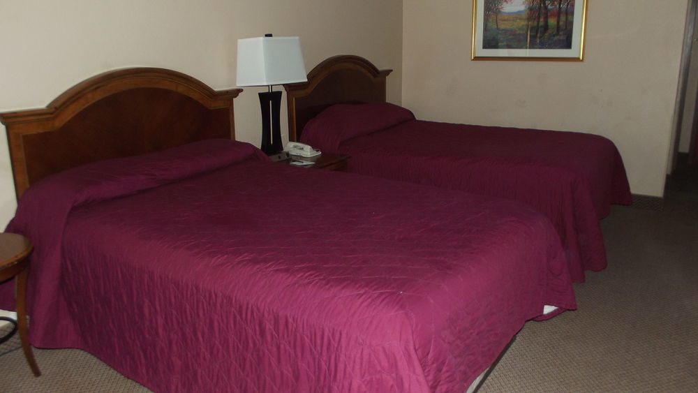 Douglas Inn And Conference Center Bagian luar foto