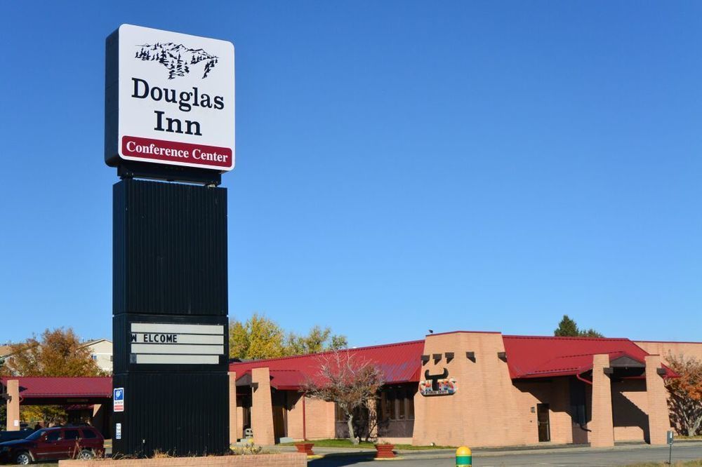 Douglas Inn And Conference Center Bagian luar foto