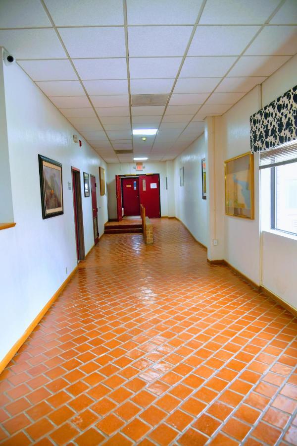 Douglas Inn And Conference Center Bagian luar foto