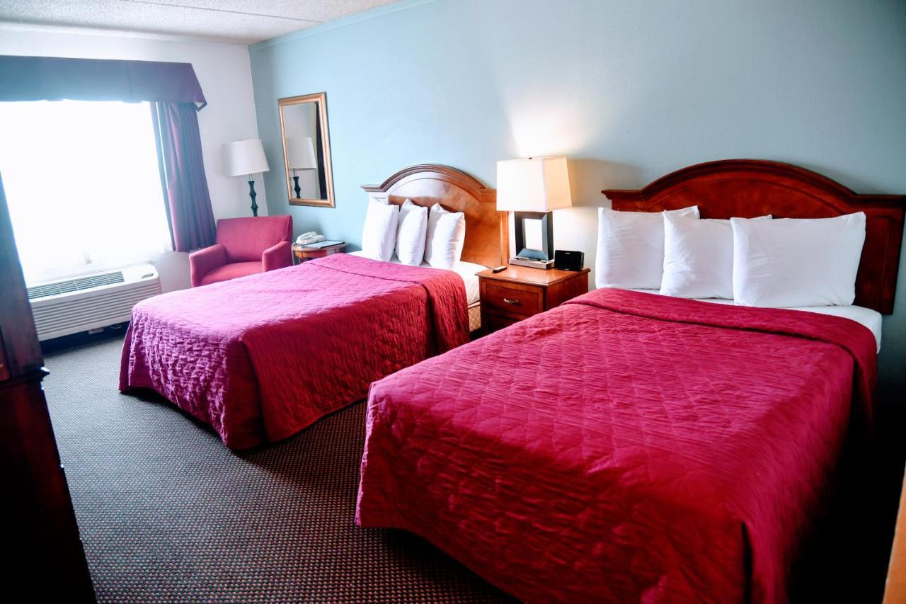 Douglas Inn And Conference Center Bagian luar foto