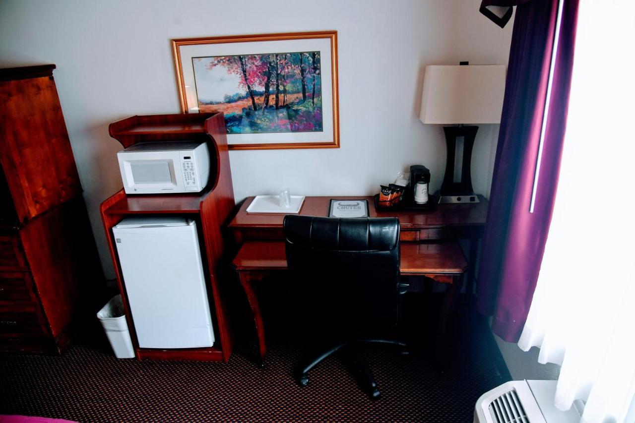 Douglas Inn And Conference Center Bagian luar foto